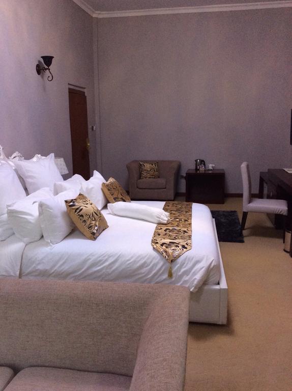 Sherbourne Hotel Kitwe Exterior foto