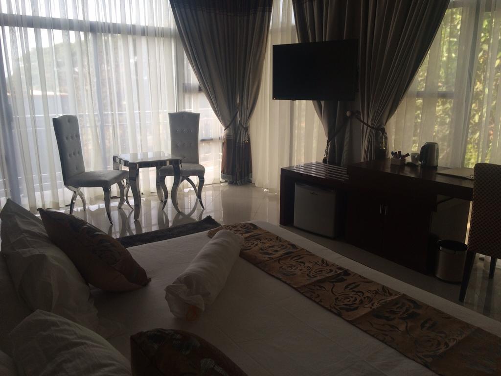 Sherbourne Hotel Kitwe Exterior foto