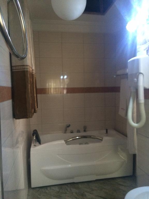 Sherbourne Hotel Kitwe Exterior foto